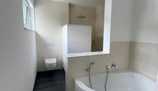 Bild von Geräumiges Haus mit  Garten / Terrasse / Garage