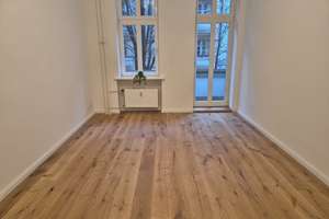 Leer & Provisionsfrei von Privat:  2-Zimmer-Altbauwohnung mit Balkon in Top Lage – Die vollständige Adresse der Immobilie erhältst du vom Anbieter., 10247 Friedrichshain, Berlin – Vorschaubild 3