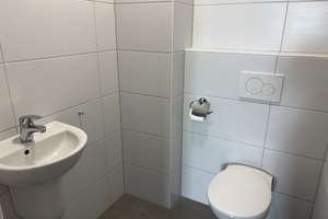Charmante 3-Zimmer-Wohnung mit Terrasse, Garten und 2 TG-Stellplätze im Südwesten von Ingolstadt – Die vollständige Adresse der Immobilie erhältst du vom Anbieter., 85051 Münchener Straße, Ingolstadt – Vorschaubild 5