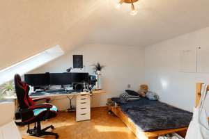 3,5 Zimmer - viel Platz - Stellplatz dabei – Attraktive DG-Wohnung in Durlach-Aue – Die vollständige Adresse der Immobilie erhältst du vom Anbieter., 76227 Durlach, Karlsruhe – Vorschaubild 3
