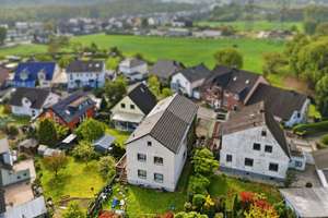 Wie zwei Einfamilienhäuser - Sanierungsbedürftiges 2-Familienhaus in Alfter Impekoven – Die vollständige Adresse der Immobilie erhältst du vom Anbieter., 53347 Alfter – Vorschaubild 2