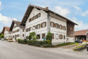 Seltene Gelegenheit für Liebhaber historischer Immobilien - Denkmalgeschütztes Bauernhaus  – Die vollständige Adresse der Immobilie erhältst du vom Anbieter., 82549 Königsdorf – Vorschaubild 2