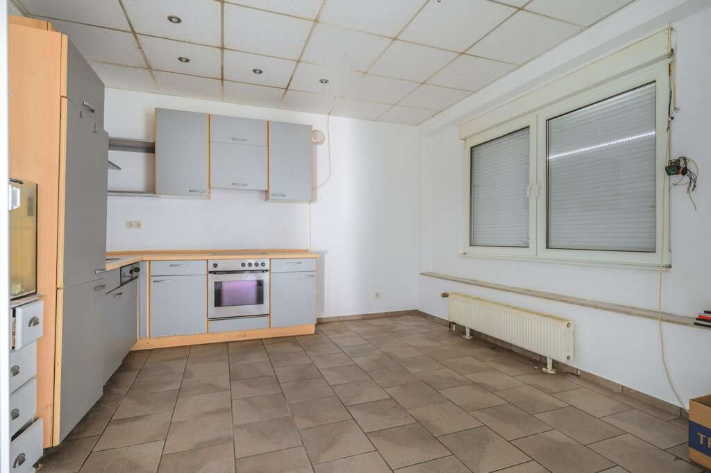 Immobilie in Aldenhoven - Großes, freistehendes Einfamilienhaus mit Einliegerwohnung und Garage  in Siersdorf - Bild 11