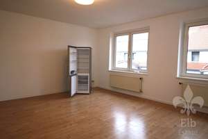 Helle und geräumige 3 Zimmer-Dachgeschosswohnung mit Einbauküche und Wanne in Stadtfeld-Ost – 39108 Stadtfeld Ost, Magdeburg – Vorschaubild 3