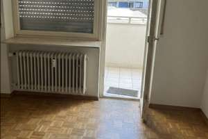 1-Zi.-Wohnung mit Balkon, unvermietet, unrenoviert, nahe Schloss Karlsruhe