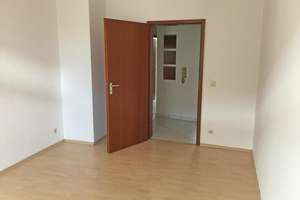 Zwei-Zimmerwohnung mit Wohnküche und Tageslichtbad in ruhiger Lage von Beiertheim – Litzenhardtstr. 108, 76135 Beiertheim-Bulach, Karlsruhe – Vorschaubild 3