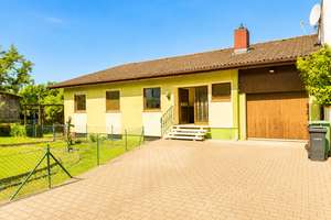Bungalow mit Retro-Charme in ruhiger zweiter Reihe