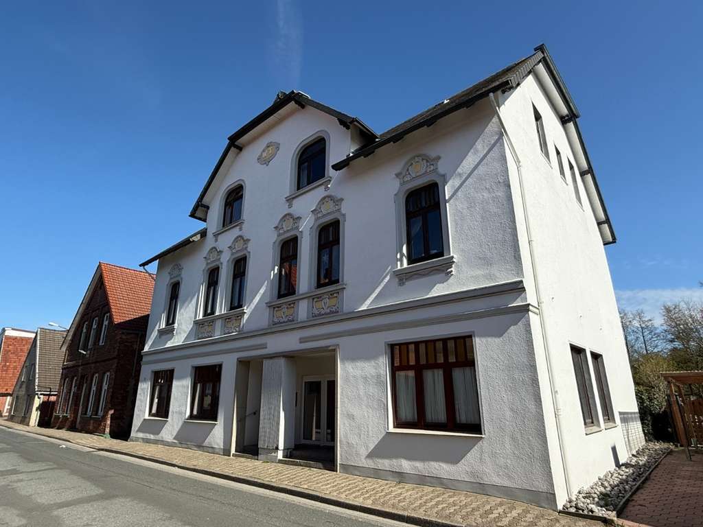 Immobilie in Cuxhaven - Attraktives Wohn- und Geschäftshaus mit solider Mieteinnahme und Entwicklungsperspektive in Cuxhaven - Bild 1