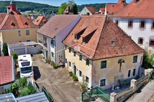 Wohnhaus mit bis zu 3 WE u. historischem Kaplanhaus sowie Garage u. Gartenidyll in Zentraler Lage – Kirchberggasse 3, 91171 Greding – Vorschaubild 25