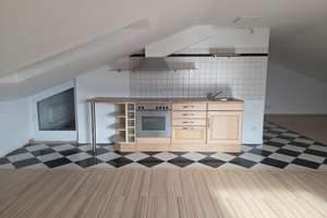 Grosse 1 Zimmer Dachwohnung in 78224 Singen Süd zu vermieten – Industriestrasse 12, 78224 Singen (Hohentwiel) – Vorschaubild 6
