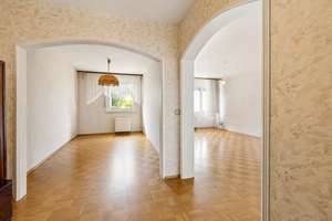 Großzügige 3 - Zimmer - Wohnung mit vielseitigem Gestaltungspotenzial