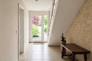 Rheinblick auf jeder Ebene – 195 m² Wohngefühl pur – Die vollständige Adresse der Immobilie erhältst du vom Anbieter., 51149 Westhoven, Köln – Vorschaubild 2
