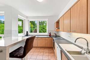 Lichtdurchflutete 3-Zimmer-Wohnung mit Balkon und Carport in Hamburg-Rissen – Die vollständige Adresse der Immobilie erhältst du vom Anbieter., 22559 Rissen, Hamburg – Vorschaubild 5