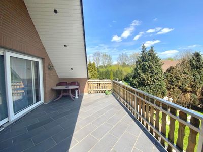 Frisch renovierte 2-Raum-Wohnungmit eigenem Eingang, Balkon, Dachboden und Stellplatz