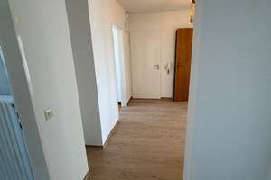 Ein Zuhause mit viel Raum, Licht und Lebensqualität -Helle 4-Zi.-Wohnung mit Balkon in KA-Bergwald – Elsa-Brändström-Straße 21, 76228 Durlach, Karlsruhe – Vorschaubild 18
