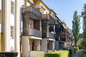 Zuhause fühlen: Frisch renovierte 2-Raumwohnung mit Balkon und großer Wohnküche! – Salzburger Str. 39, 1279 Laubegast, Dresden – Vorschaubild 3