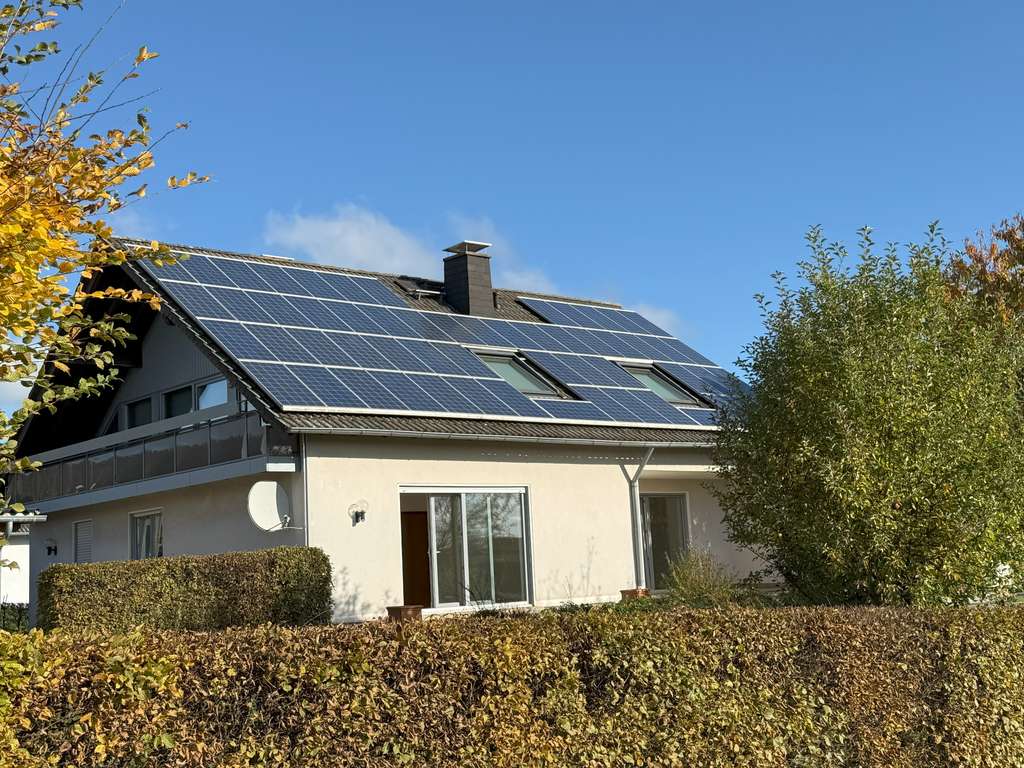 Immobilie in Volkmarsen - Traumhaftes Familienhaus für Wohnen, Arbeit und Freizeit mit 6,5 Zimmern in Volkmarsen - Bild 1