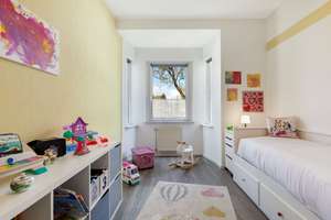Familienidylle im Grünen: Mehrgenerationenhaus mit 2 Einliegerwohnungen auf weitläufigem Grundstück – Die vollständige Adresse der Immobilie erhältst du vom Anbieter., 12623 Kaulsdorf, Berlin – Vorschaubild 7