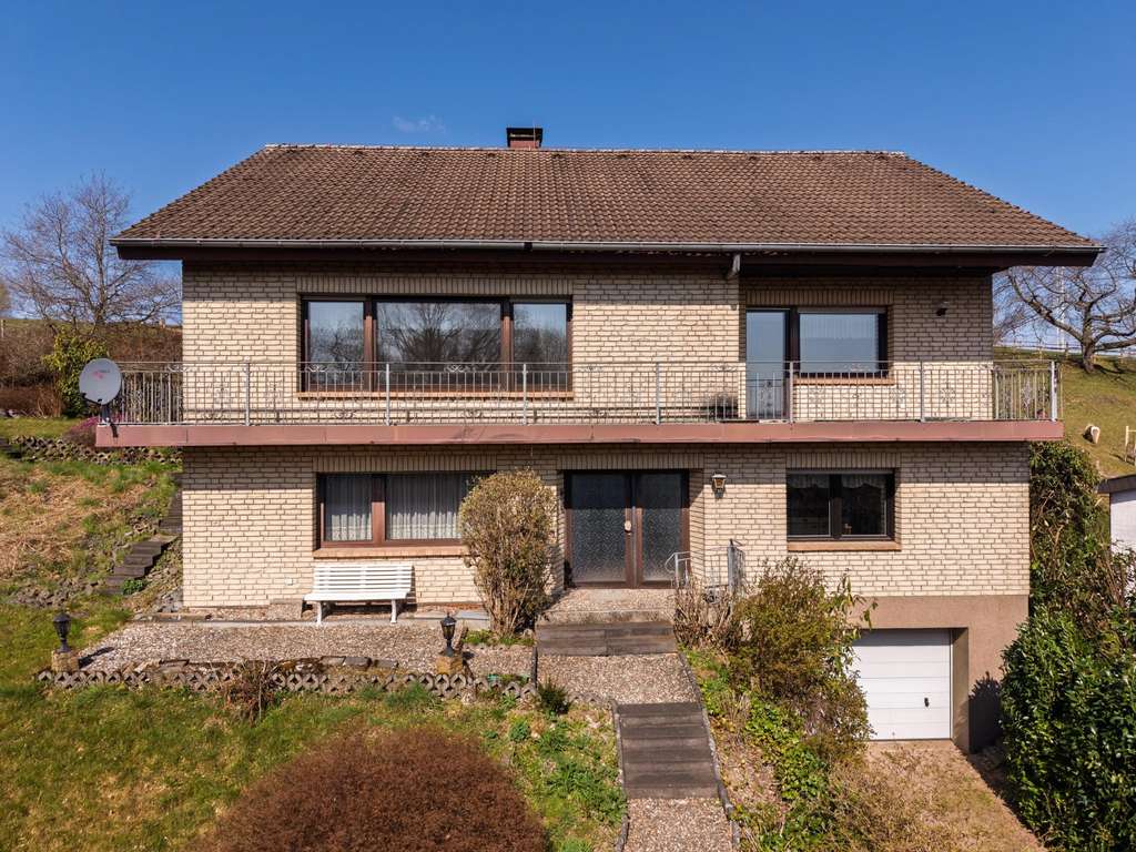 Immobilie in Reichshof - Exklusives Raumwunder mit traumhafter Weitsicht und hervorragenden Energiewerten! - Bild 3