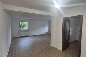 Renovierte lichtdurchflutete 3 Zimmerwohnung in Top Lage