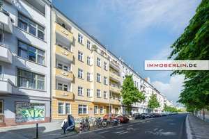 IMMOBERLIN.DE - Behagliche Altbauwohnung mit ruhigem Balkon in schöner Kiezlage – Die vollständige Adresse der Immobilie erhältst du vom Anbieter., 10247 Friedrichshain, Berlin – Vorschaubild 1
