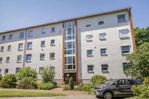 Bremen-Huchting; Gut geschnittene 3-Zimmer-ETW im 1.OG mit verglaster Loggia und großem Kellerraum