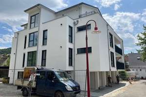 Luxuriöse 3,5-Zimmer-Wohnung mit umlaufenden Sonnenbalkon & Garage in Top-Lage von Aalen-Unterkochen – Quellenweg 25, 73432 Unterkochen, Aalen – Vorschaubild 3