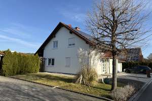 Einfamilienhaus mit Garage in Wutöschingen, 5,5 Zimmer, ab 1.7.2026 – Unter den Baumgärten 9, 79793 Wutöschingen – Vorschaubild 2