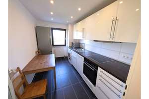 Frei! 2Zi Weststadt-Juwel Effizienz C: Fernwärme, Riesen-Balkon, Stellplatz, Möbliert – Lessingstr. 37b, 76135 Weststadt, Karlsruhe – Vorschaubild 2
