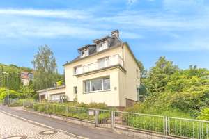 Stilvolles Ein- bis Zweifamilienhaus mit historischem Charme in begehrter Wohnlage am Mulang – Die vollständige Adresse der Immobilie erhältst du vom Anbieter., 34131 Bad Wilhelmshöhe, Kassel – Vorschaubild 2