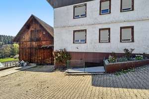 Charmantes Schwarzwaldhaus mit großem Grundstück und vielseitigem Nutzungspotenzial in Bad Wildbad – Die vollständige Adresse der Immobilie erhältst du vom Anbieter., 75323 Bad Wildbad – Vorschaubild 2