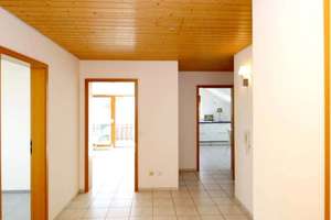 Ruhiges Wohnen  – moderne 4-Zimmer-Wohnung in Stadtrandslage – Die vollständige Adresse der Immobilie erhältst du vom Anbieter., 72762 Reutlingen-Mitte, Reutlingen – Vorschaubild 1