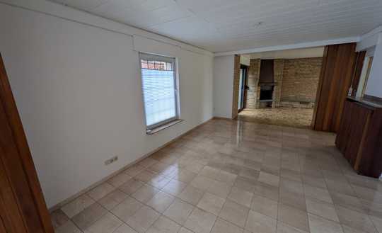 Zweifamilienhaus mit ca. 160 m² Wohnfläche auf großzügigem 640 m² Grundstück. Ideal für Familien!
