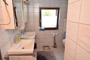 Viel Platz + schöner Garten: Großes Zweifamilienhaus mit 8 Zimmern, Keller + Garage. – Die vollständige Adresse der Immobilie erhältst du vom Anbieter., 31246 Lahstedt – Vorschaubild 8