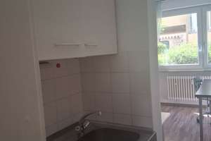 1-helles Zimmer Appartement 18qm in Schwabing - 5 Min zur Münchner Freiheit/Englischer Garten – Siegesstrasse 12, 80802 Schwabing-Ost, München – Vorschaubild 18
