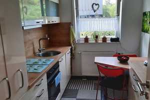 Ansprechende und modernisierte 3-Raum-Wohnung mit gehobener Innenausstattung mit EBK in Duisburg – Am Siepenkoten 44, 47269 Duisburg – Vorschaubild 2