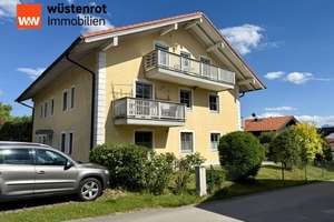 Sonnige Dachgeschosswohnung mit 2 Balkonen und Weitblick in ruhiger Lage von Waging am See! – Die vollständige Adresse der Immobilie erhältst du vom Anbieter., 83329 Waging am See – Vorschaubild 2