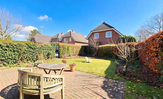 Charmantes Einfamilienhaus mit Raumwunder-Charakter auf sonnigem Grundstück - kurzfristig verfügbar