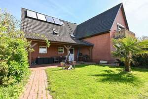 Platz für die ganze Familie! Gemütliches Ein-/Zweifamilienhaus in Feldrandlage!