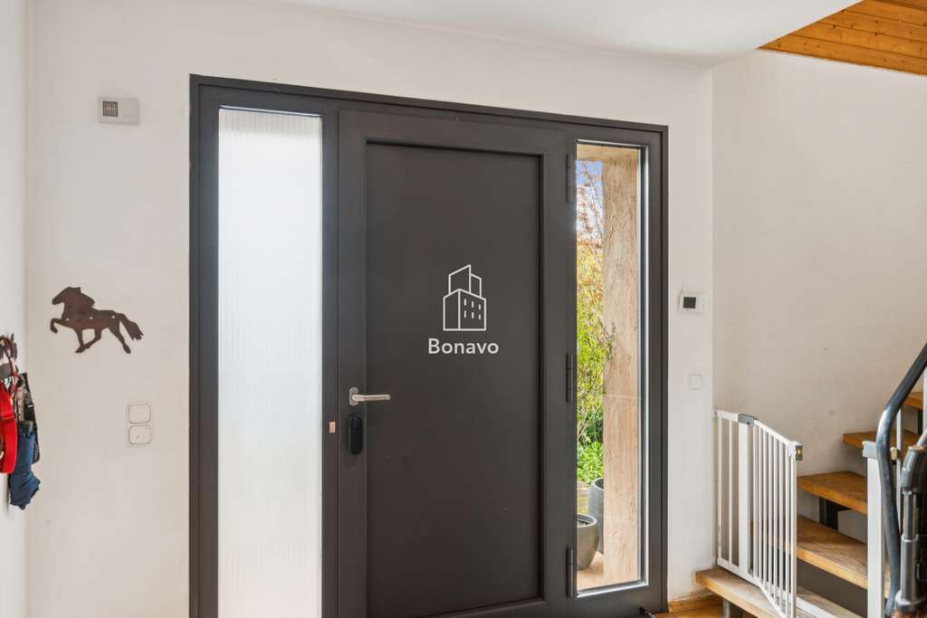 Immobilie in Swisttal - Familienfreundliche Doppelhaushälfte mit Terrasse, Garten und abschließbarer Garage - Bild 1