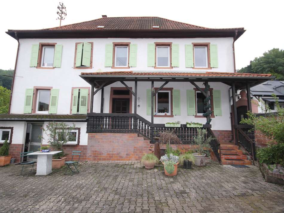 haus1 Hofansicht
