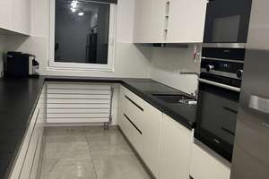 Möbliertes modernes 6,5-Zimmer Haus mit hellem Wohnzimmer , tolle Terrasse und Einbauküche – 71229 Leonberg – Vorschaubild 13