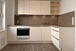 Sanierte Dachgeschosswohnung in Altstadtnähe
