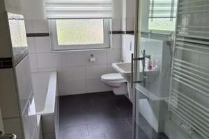 Helle 4-Zimmer-Dachgeschosswohnung mit Balkon, Stellplatz & modernisierter Ausstattung in Oberhausen – 46119 Osterfeld-Ost, Oberhausen – Vorschaubild 7