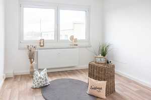 Sooo viel Platz - 2 Balkone - Bad mit Dusche und Wanne – Helbersdorfer Str. 94b, 9120 Chemnitz – Vorschaubild 2