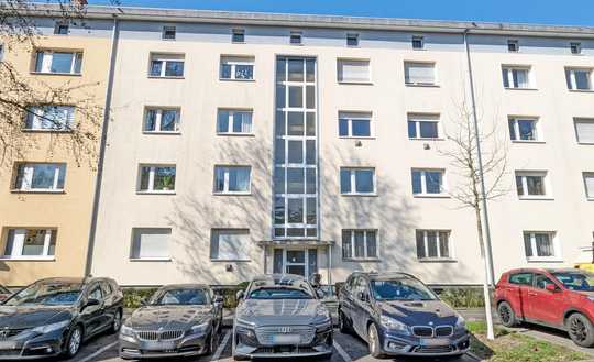 Rohdiamant in begehrter Lage: 3-Zimmer-Wohnung mit Balkon zum Selbstgestalten 
