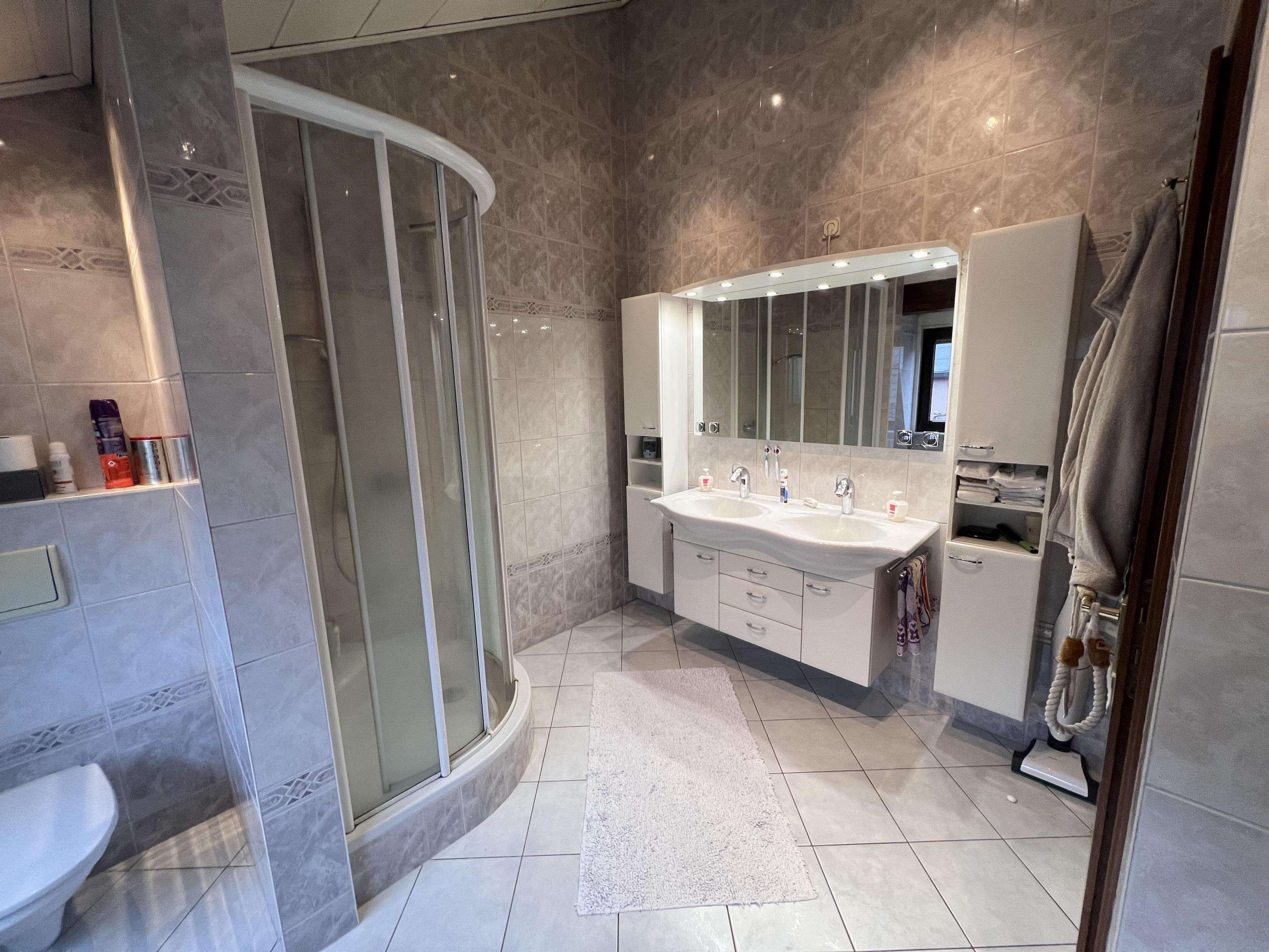 Immobilie in Neukirchen/Erzgebirge - Wohnen, Büro und Praxis in einem! - Bild 12