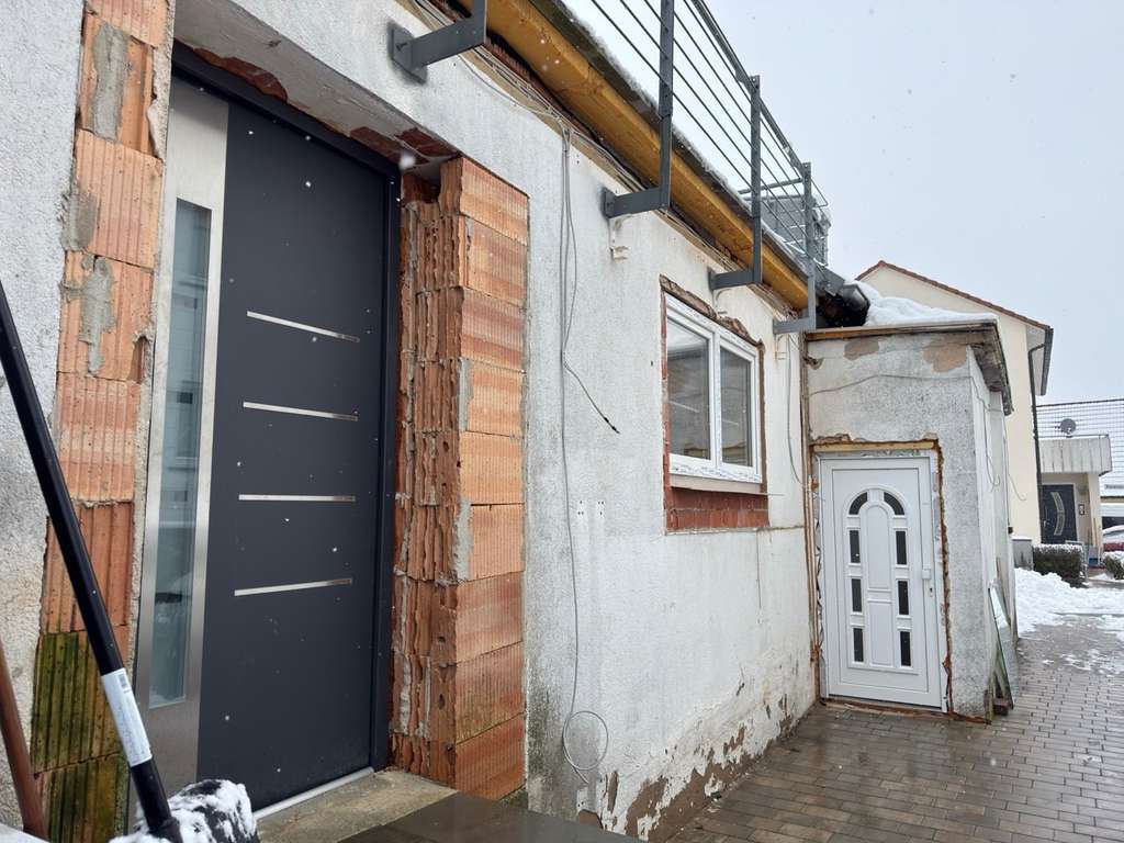 Immobilie in Waldbüttelbrunn - Vielseitig nutzbare Liegenschaft zu verkaufen - Bild 2