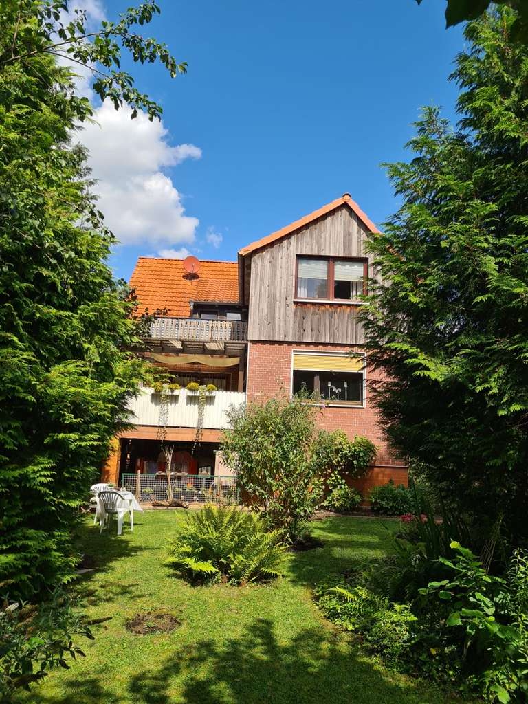 Immobilie in Bad Salzdetfurth - Zweifamilienhaus ab Juni zum Einzug frei in Groß Düngen - Bild 1