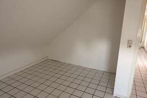 Gemütliche 3-Zimmer-Dachgeschosswohnung mit eigenem Gartenbereich in Reutlingen-Ringelbach – Die vollständige Adresse der Immobilie erhältst du vom Anbieter., 72762 Reutlingen-Mitte, Reutlingen – Vorschaubild 13